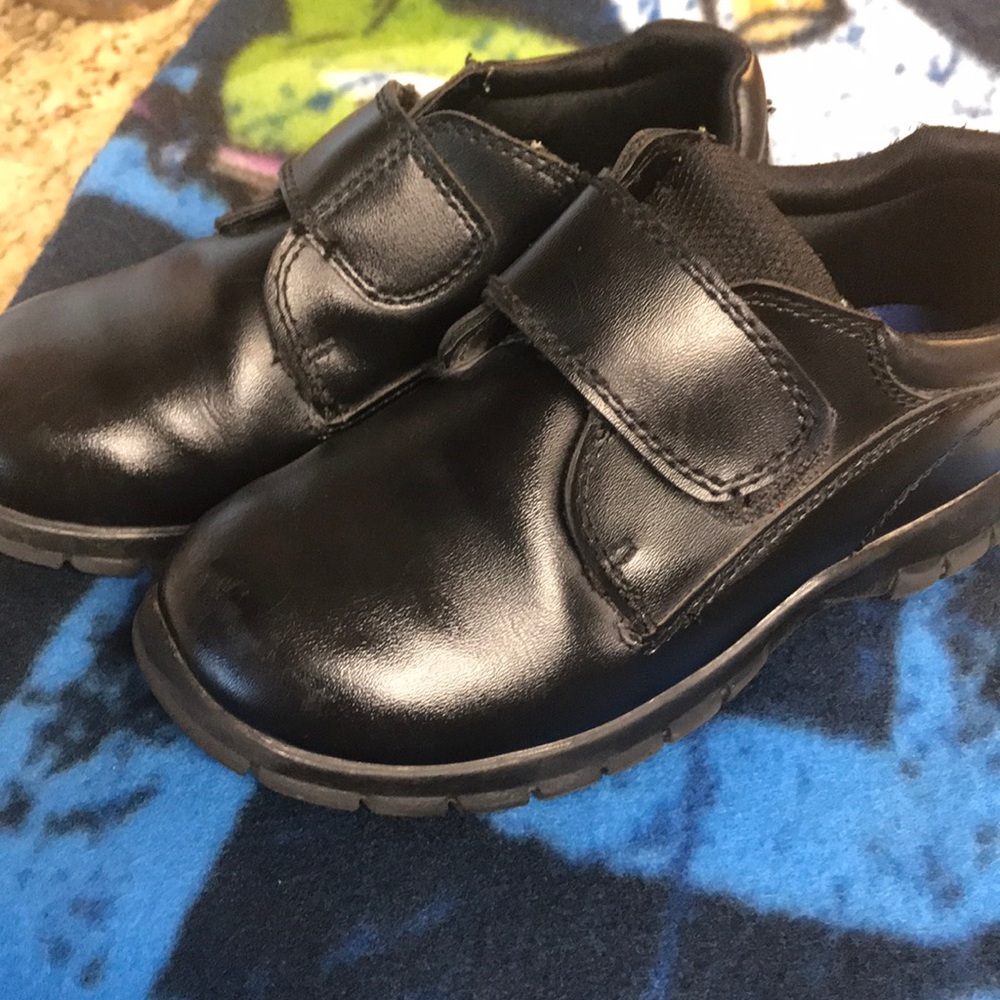 Comfortable skid resistant adjustable strap shoes - Picture 2 of 4